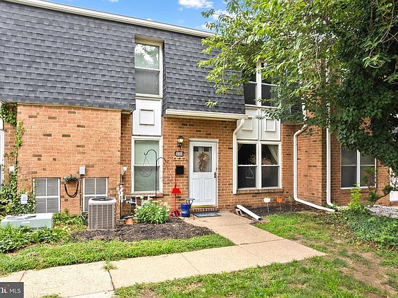 2nd image of 3028 Harbour Dr
