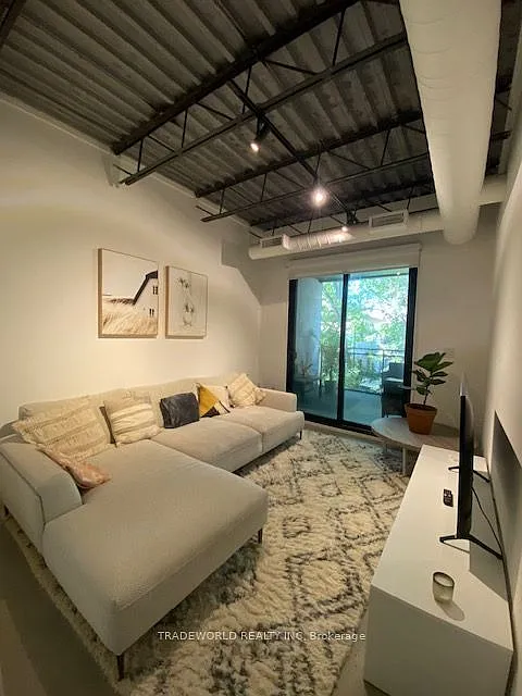 3 bed, $2,850 — Photo 2