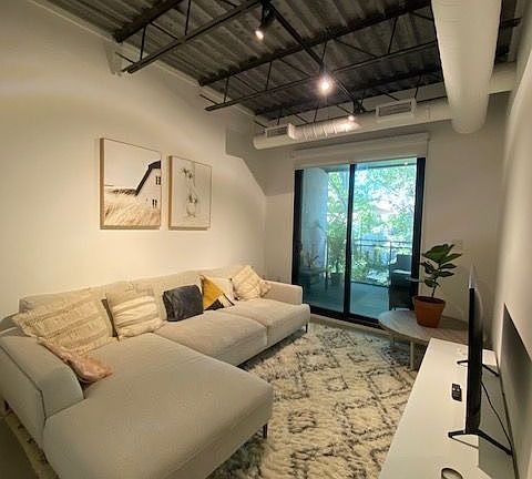 2nd image of 862 Pape Ave #3