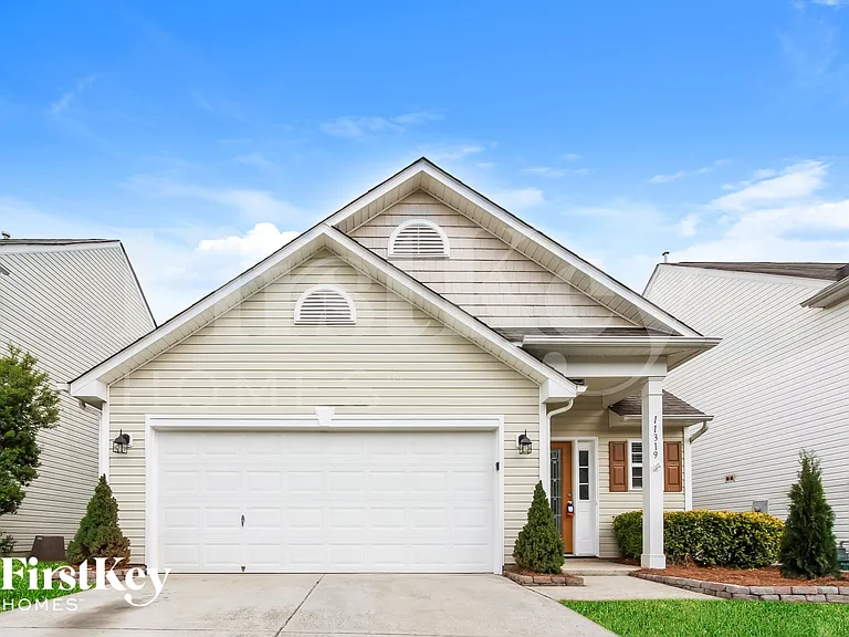 11319 Breezehill Ln — Photo 2