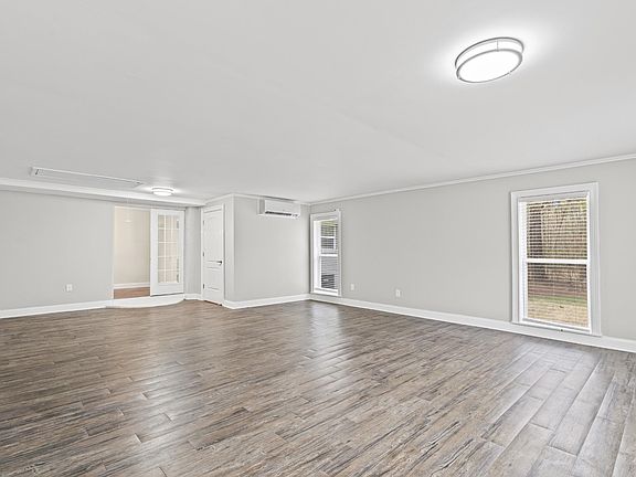 5th image of 10464 E Holmes Rd