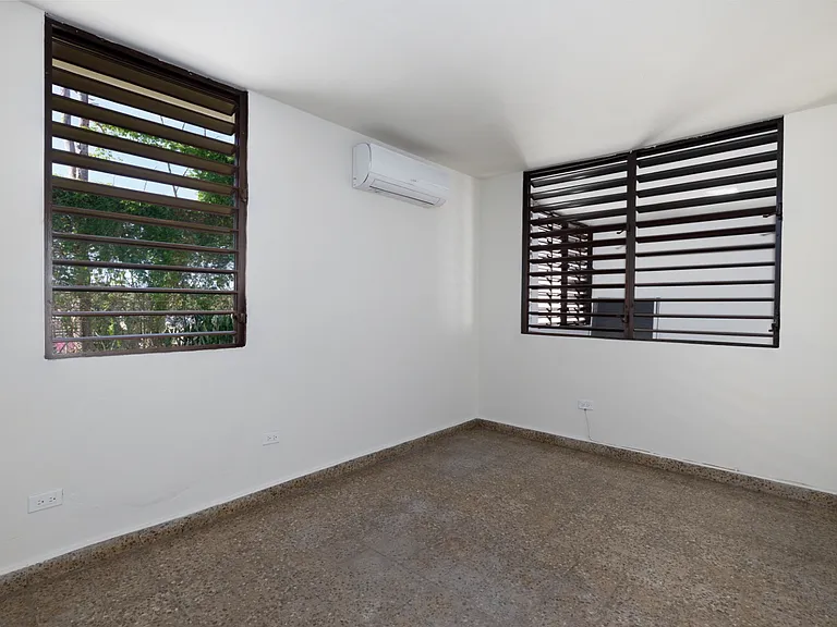 98 Calle Frontera — Photo 3