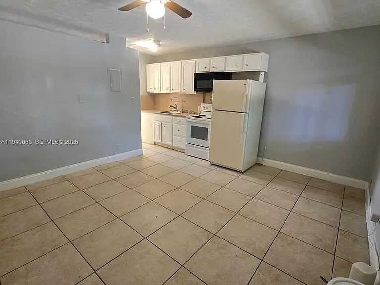 3981 SW 12th Pl #2 — Photo 2