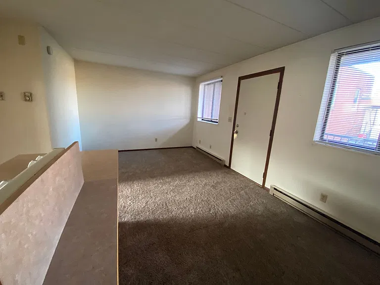 422 N Cedar Ave — Photo 10