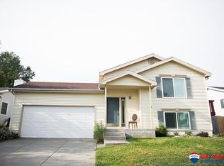 5445 NW Tudor Ln, Lincoln, NE 68521