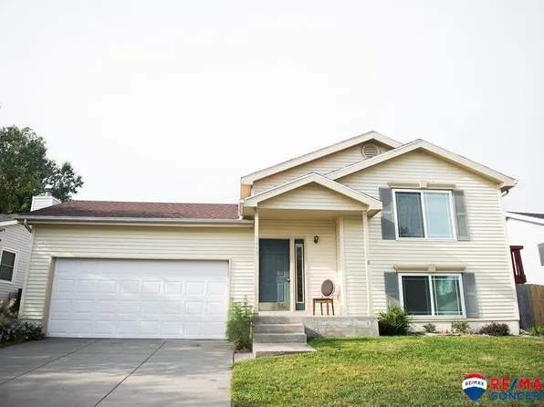 5445 NW Tudor Ln, Lincoln, NE 68521