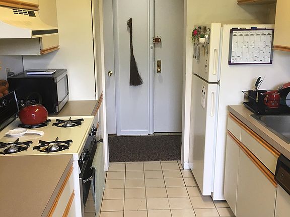 2nd image of 1 Greenridge Ave APT 2