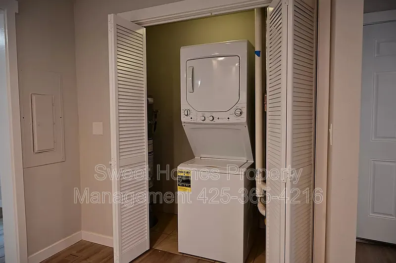 4 bed, 2.0 bath, 1510 sqft, $3,550 — Photo 3