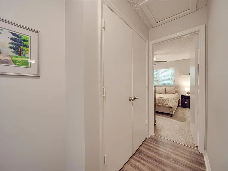 1052 Churchill Downs Ct #I — Photo 22