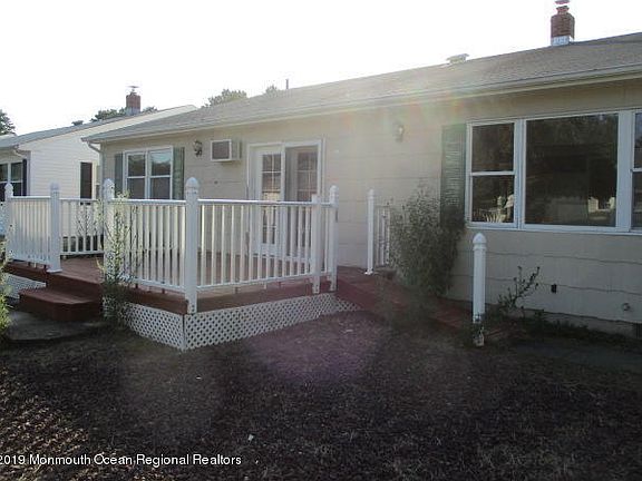 5th image of 12 Cortlandt Dr