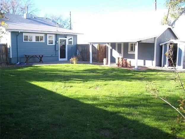 2108 S Franklin St — Photo 14