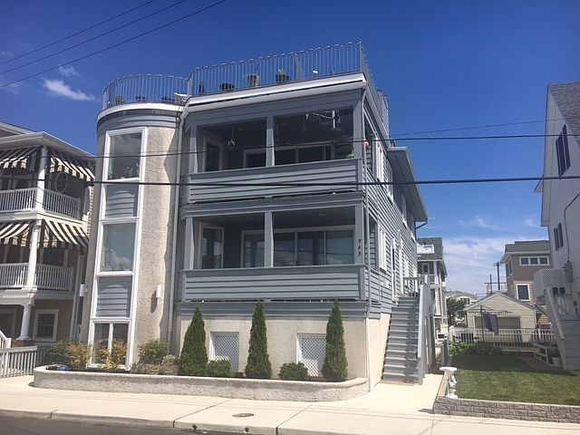 1st image of 945 Palen Ave #1