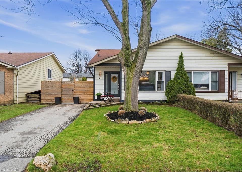 1st image of 19 Golden Orchard Dr