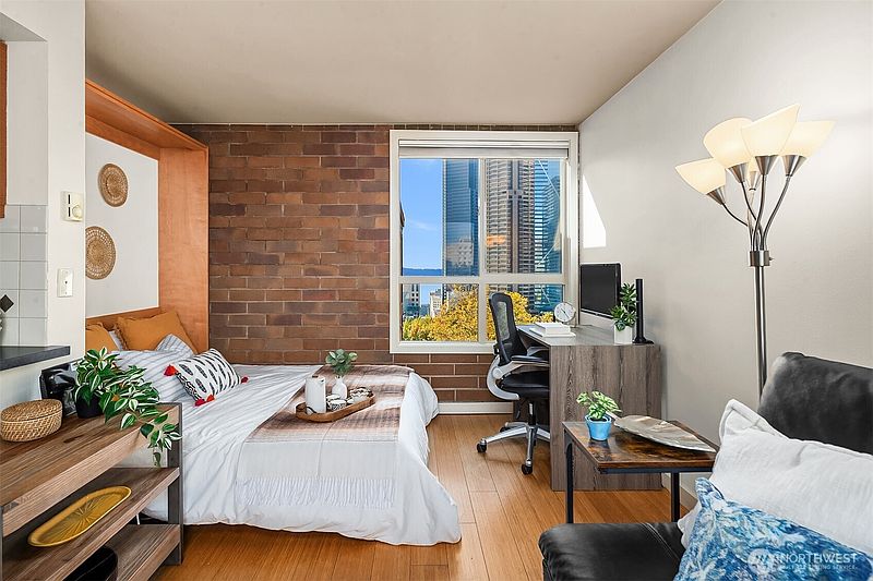 4th image of 905 Cherry Street #706