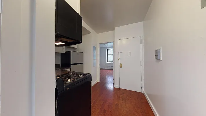 Rented by Bond New York | media 10