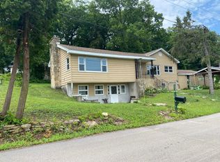 7N020 Riverside Dr, Saint Charles, IL 60174