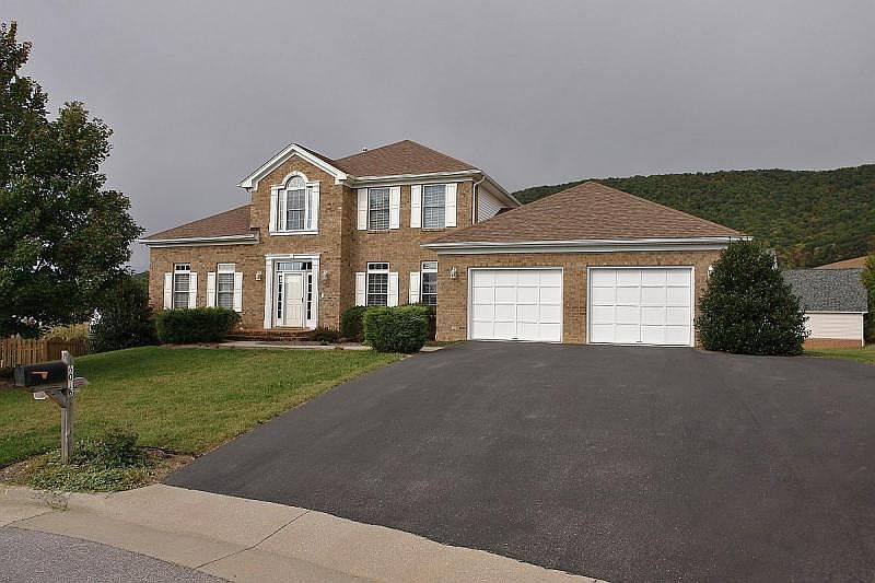 1st image of 6016 Briar Hill Ct