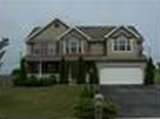 205 Ridgewood Dr, Hanover, PA 17331