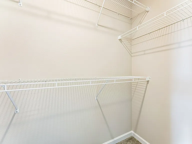 8457 SE Kinnaman St — Photo 17