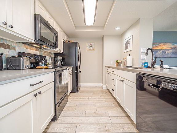 5th image of 1021 S Water St #210