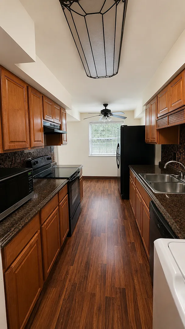 North Royalton Townhome Condo — Photo 4