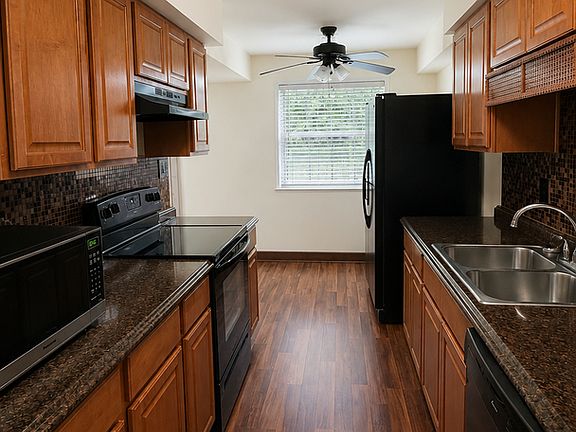 4th image of 13856 Oakbrook Dr