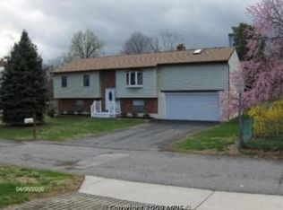 7758 Sauerbacker Ave, Pasadena, MD 21122