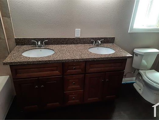 3rd image of 2058 E 120th St