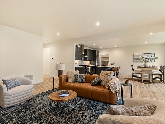 3rd image of 212 Junebug Ct