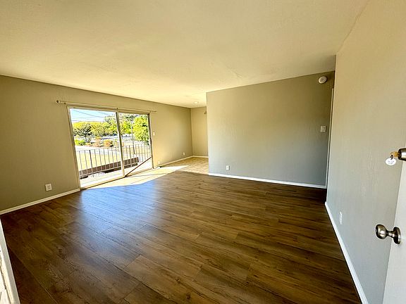 3rd image of 407 E Santa Fe Ave