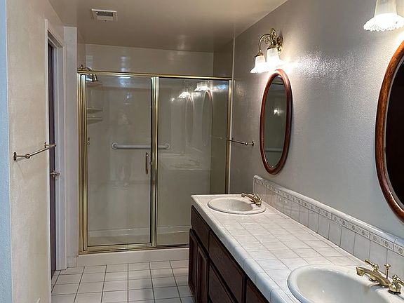 4th image of 1314 Crossgates Ln