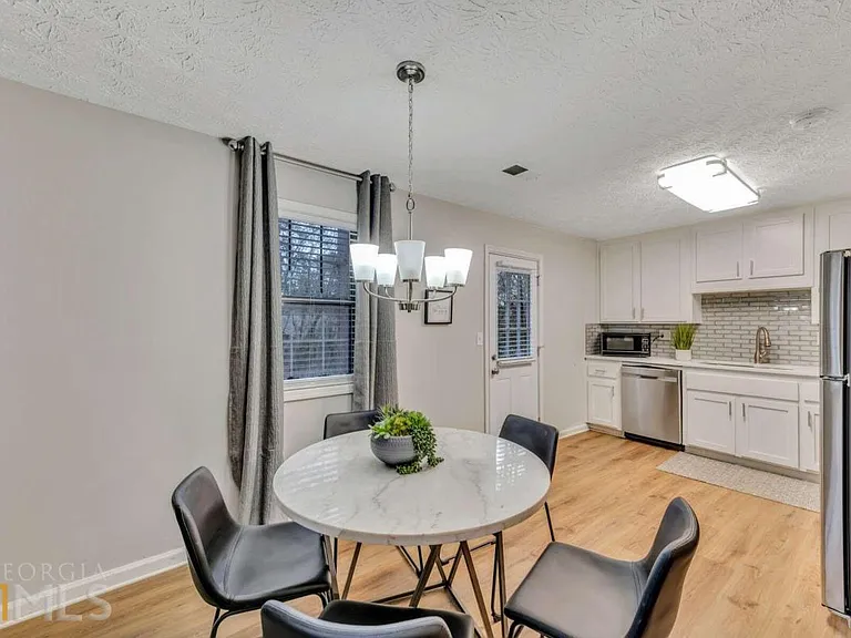 210 Booth Rd SW #A — Photo 5
