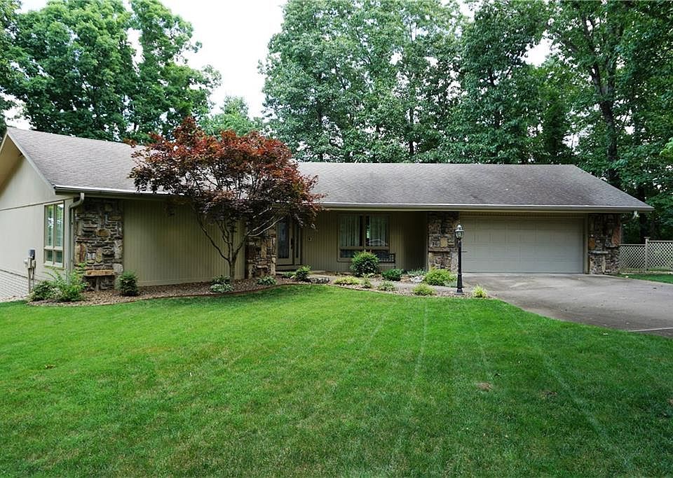 1st image of 9 Kenton Ln