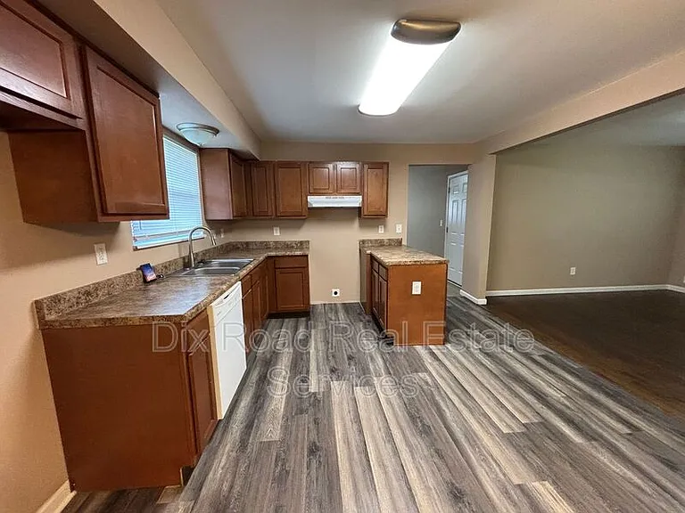 601 Brelsford Ave — Photo 10