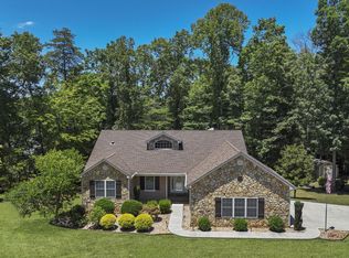 49 Baywood Dr, Moneta, VA 24121