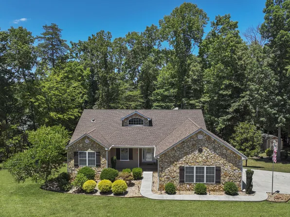 49 Baywood Dr, Moneta, VA 24121