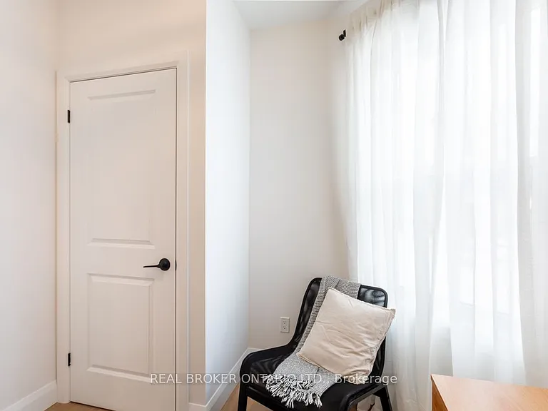 113 Catharine St N #1 — Photo 11