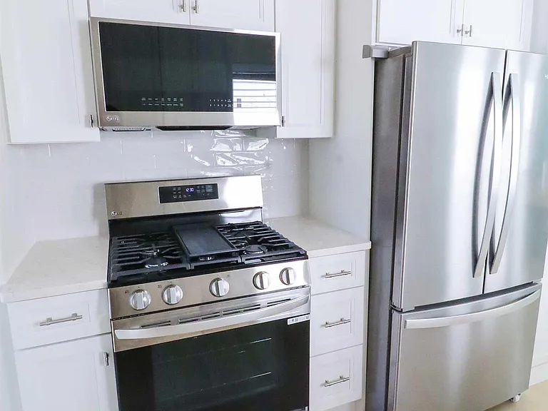 129 N Derby Ave #AUGUST — Photo 8
