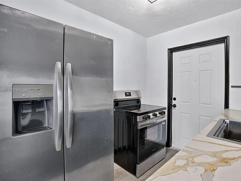 636 NW 14th Ter #636 — Photo 11