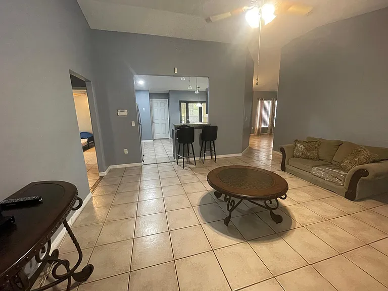 106 Nassau Pl — Photo 6
