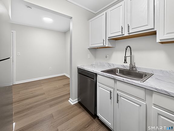 4th image of 59 Glade Street #C3