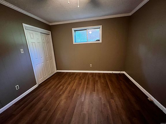 5th image of 2028 Sycamore Dr