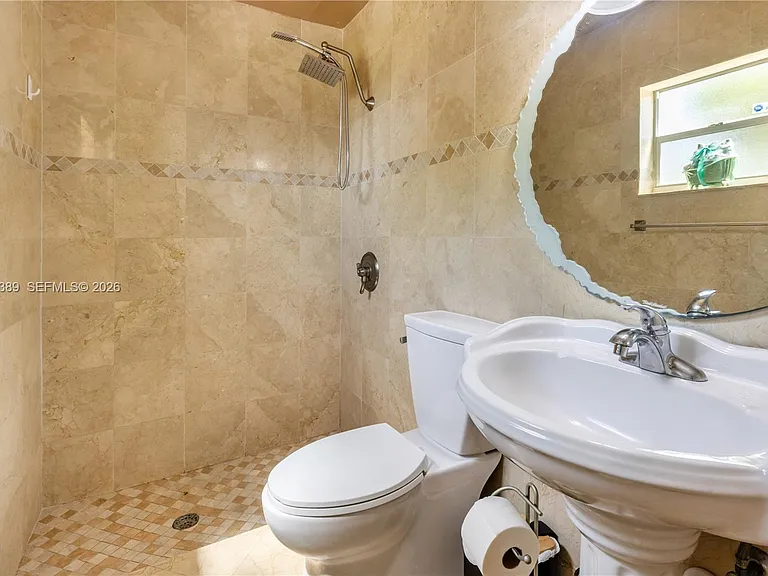 19323 Carolina Cir — Photo 11