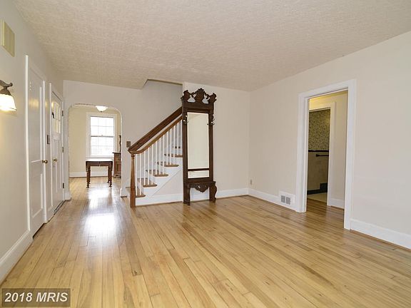 5th image of 6712 Oak Dr