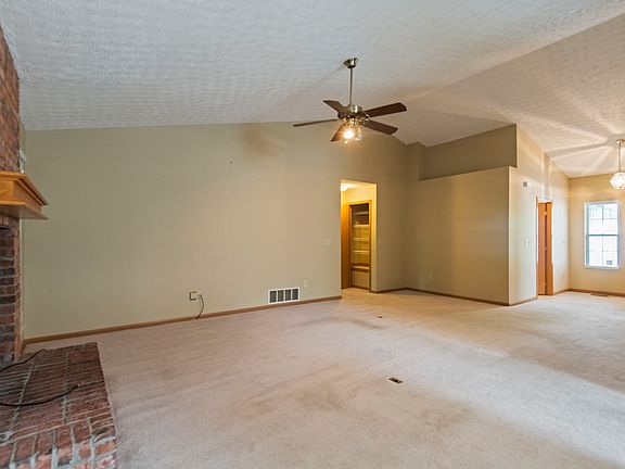 4th image of 7792 Priestley Dr