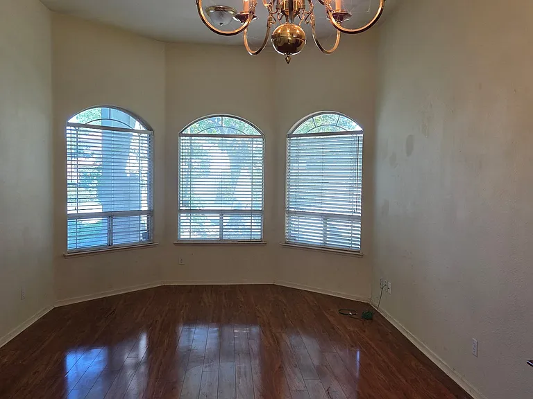 8073 N Backer Ave — Photo 3