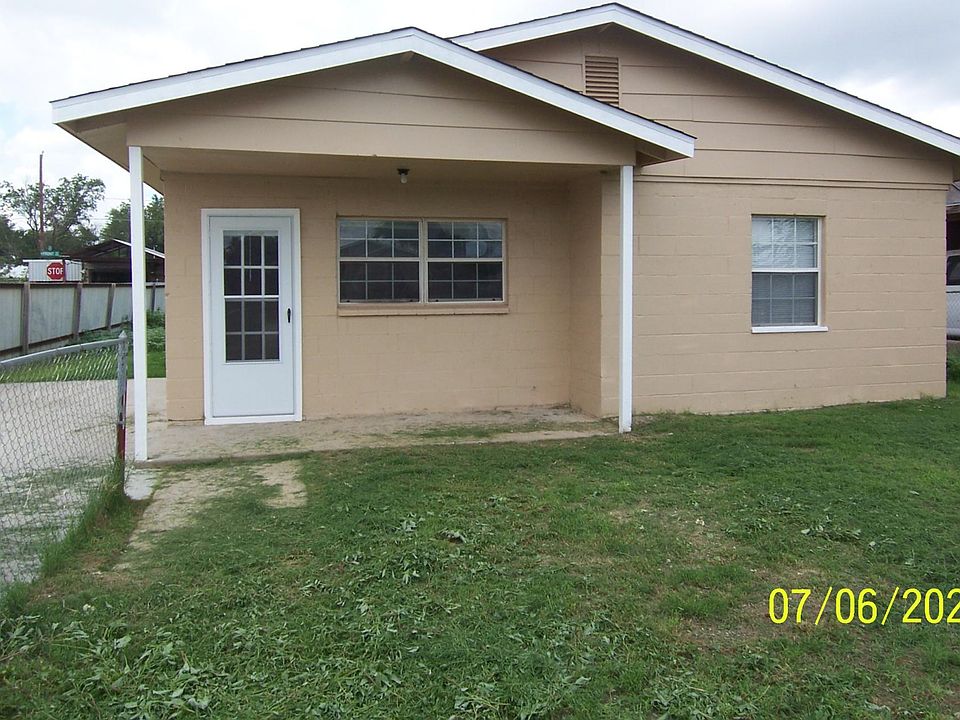 1st image of 210 W 47th St