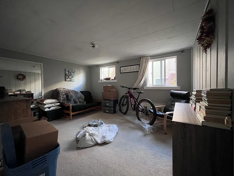 539 Dewey Ave #1 — Photo 8