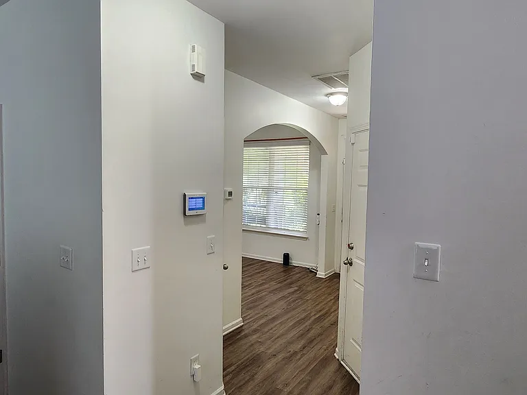 7425 Wallace Ln — Photo 2