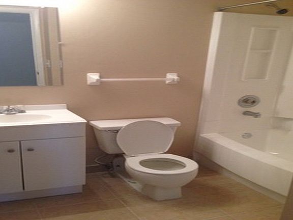 4th image of 7824 Satsuma Ct